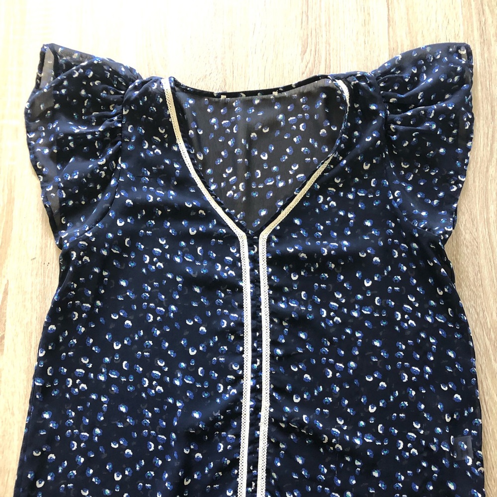 Feminine printed blouse